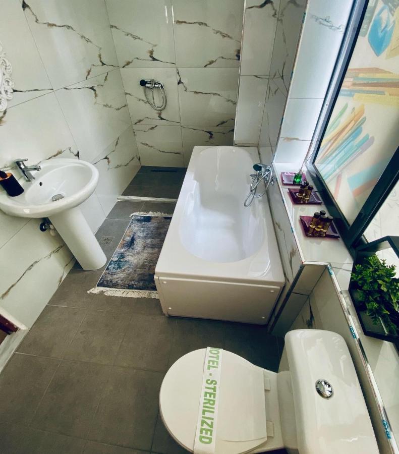 Kb Downtown Gjirokaster Apartment Ngoại thất bức ảnh